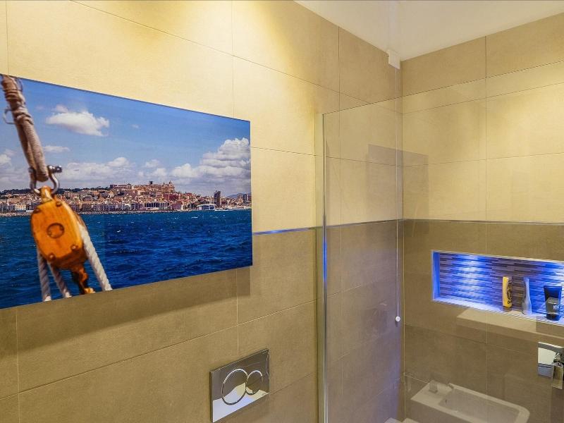 J&O' Luxury Suite - Oda
