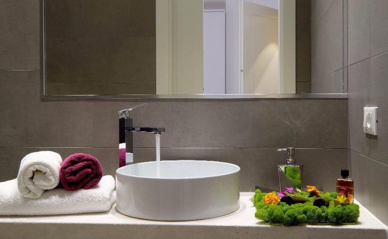 J&O' Luxury Suite - Oda