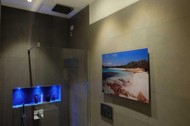 J&O' Luxury Suite - Oda