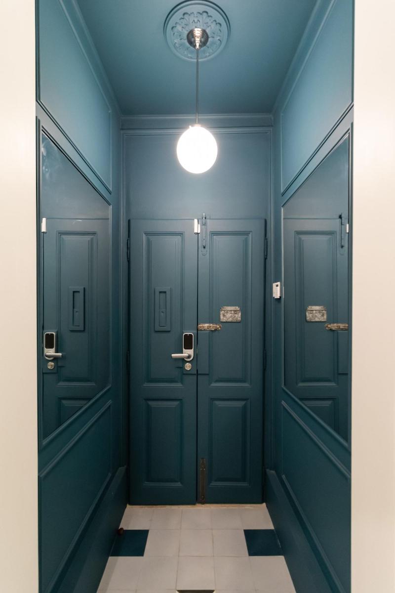 1898 Home & Suites - Lobi