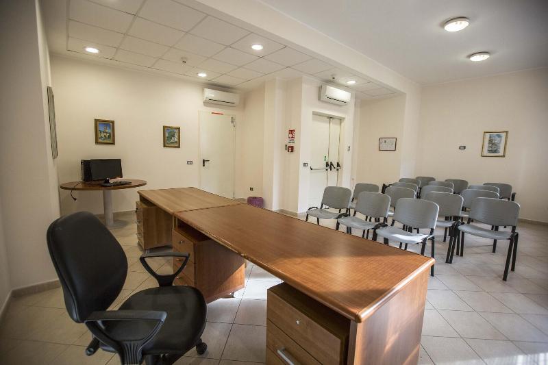 Istituto Piccole Ancelle Di Cristo Re - Toplantı