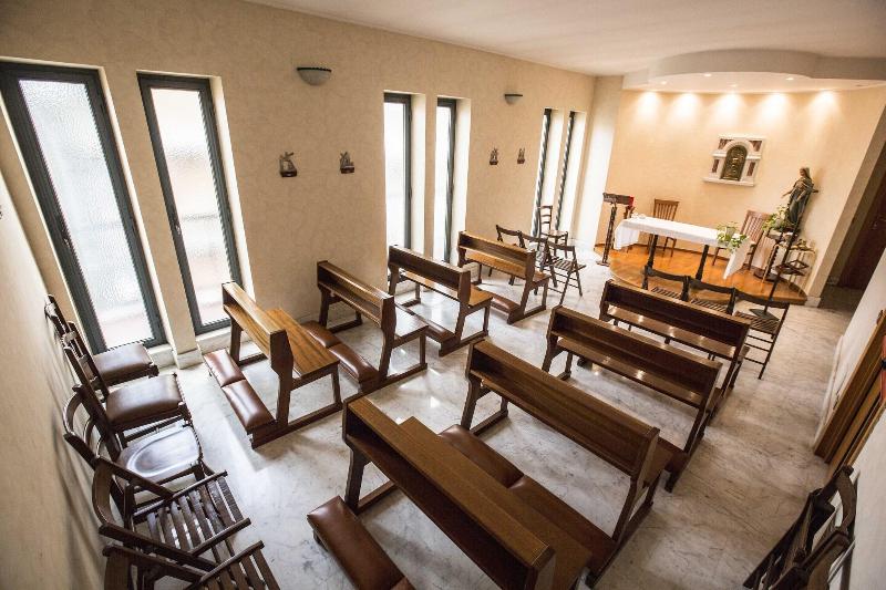 Istituto Piccole Ancelle Di Cristo Re - Aktivite