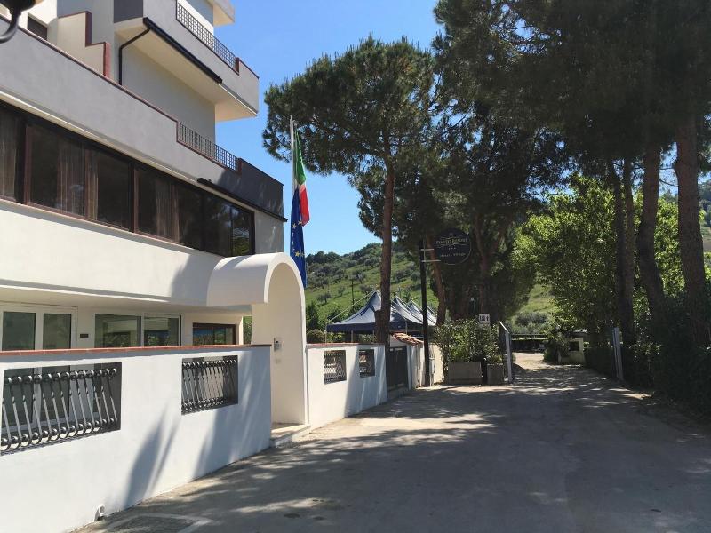 Pineto Resort - Genel