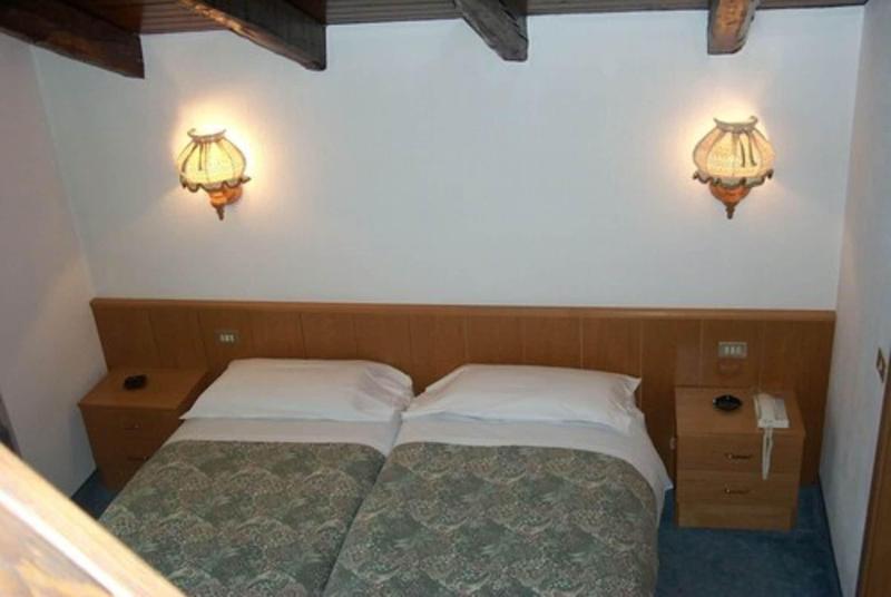 Hotel Ottoz Meublè - Oda
