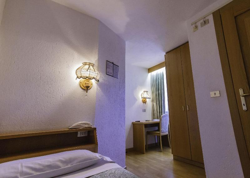 Hotel Ottoz Meublè - Oda