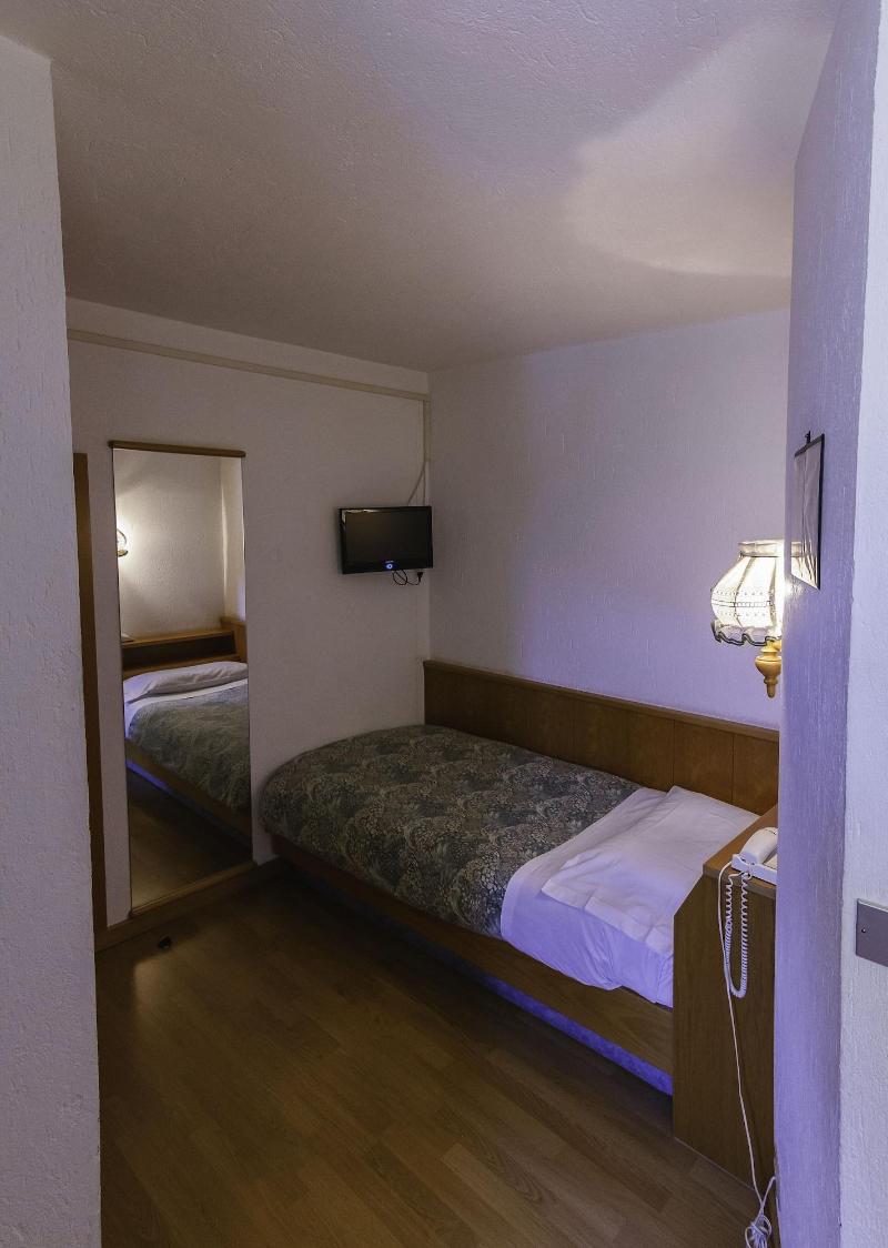 Hotel Ottoz Meublè - Oda