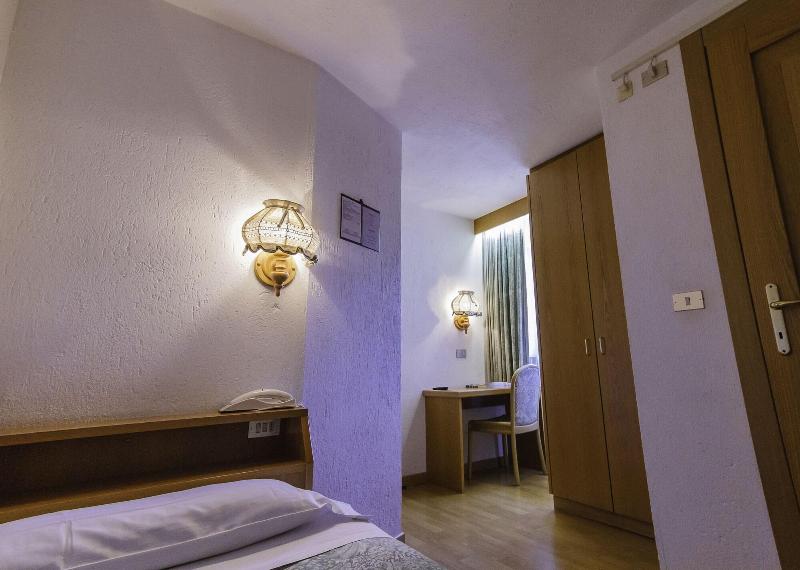 Hotel Ottoz Meublè - Oda