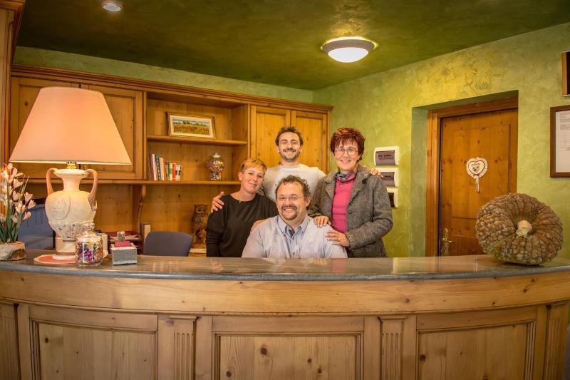 Hotel Lo Fleye - Lobi