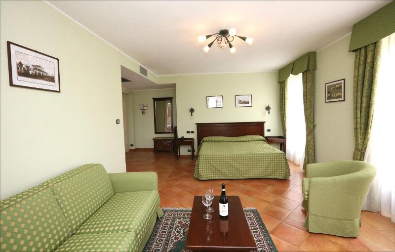 Hotel Barolo - Oda