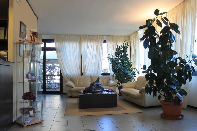 Hotel Griselda - Lobi