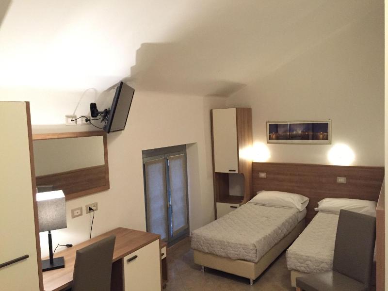 Hotel Montecarlo - Oda
