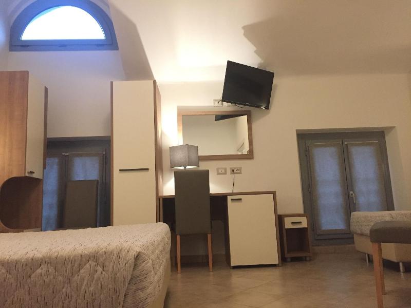 Hotel Montecarlo - Oda