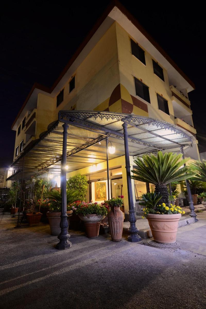 Hotel Clinton - Genel