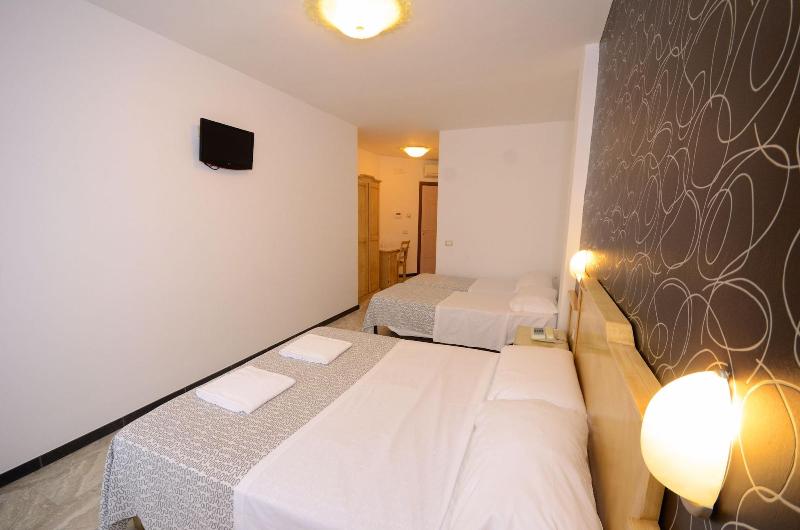 Hotel Clinton - Oda