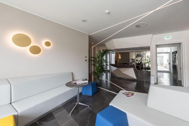 Hesperia Hotel & Residence - Lobi