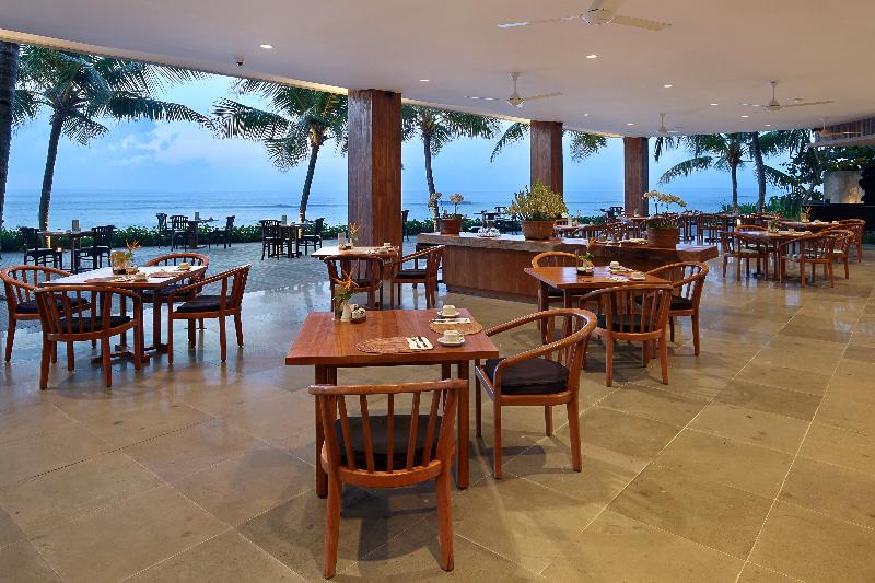 Candi Beach Resort & Spa - Restoran