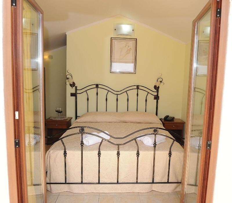 Hotel La Cometa - Oda