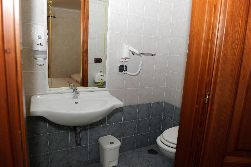 Hotel La Cometa - Oda
