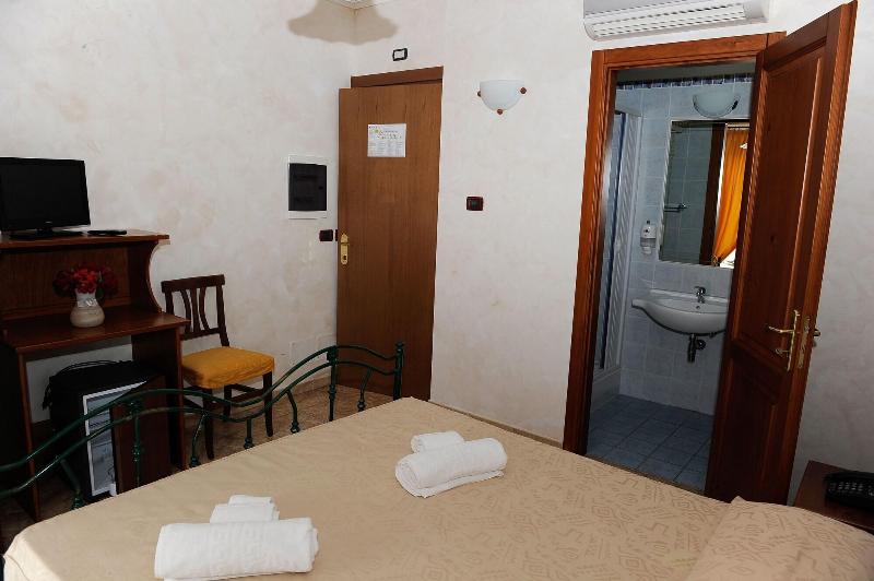 Hotel La Cometa - Oda