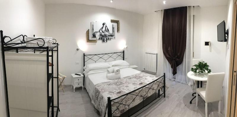 Home Meryem - Oda