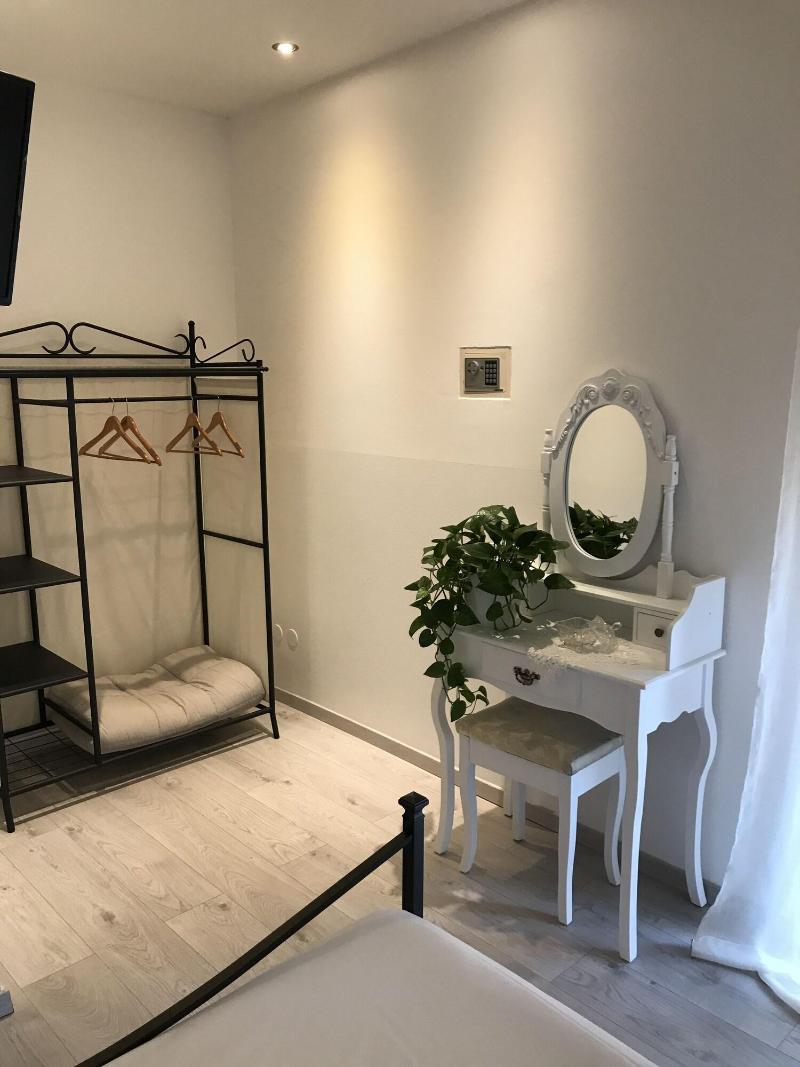 Home Meryem - Oda