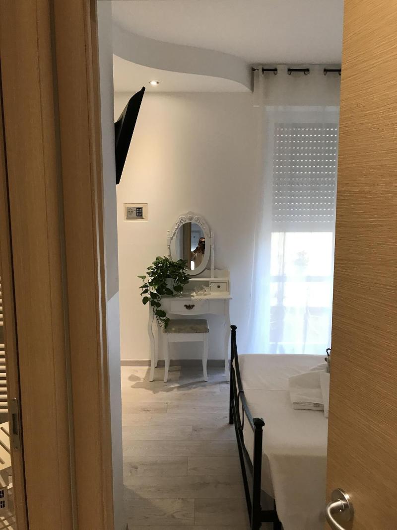 Home Meryem - Oda
