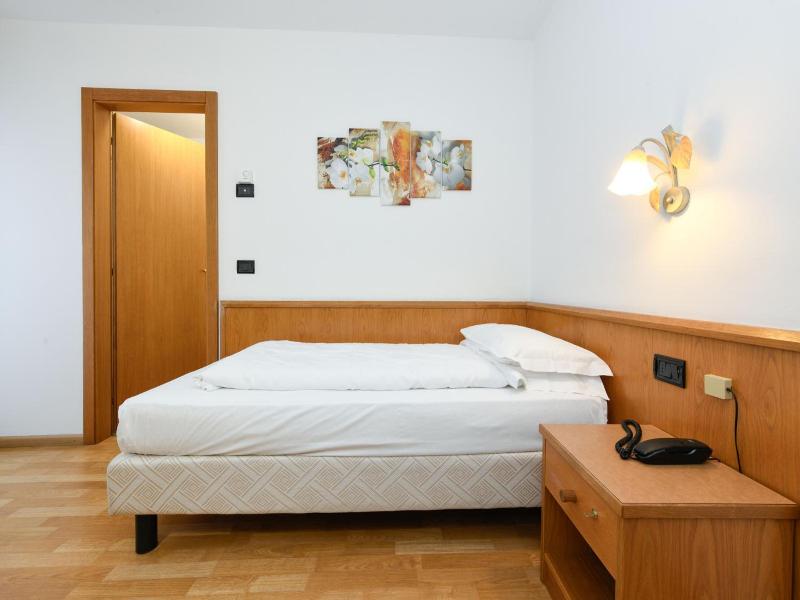 Hotel Denny - Genel