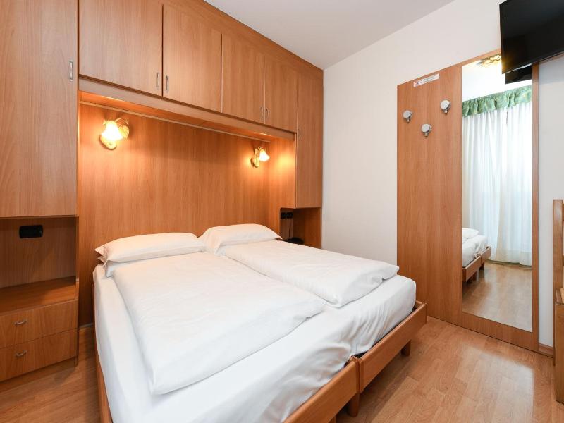 Hotel Denny - Genel