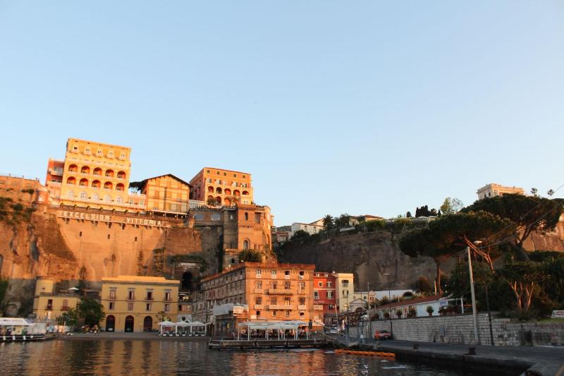 Surriento Suites - Genel
