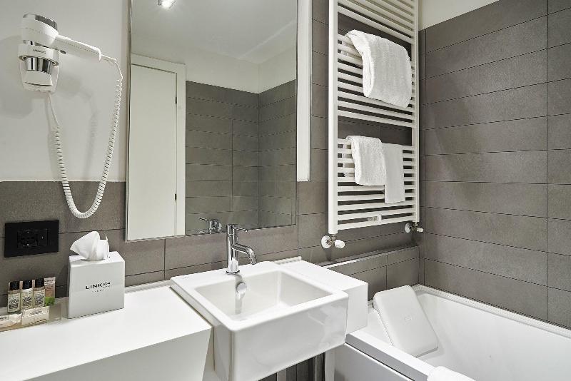Link124 Hotel - Oda