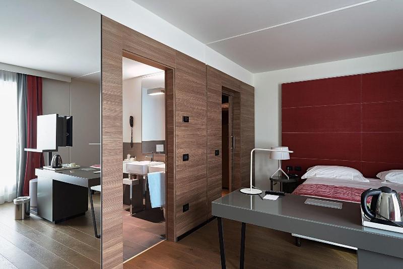 Link124 Hotel - Oda