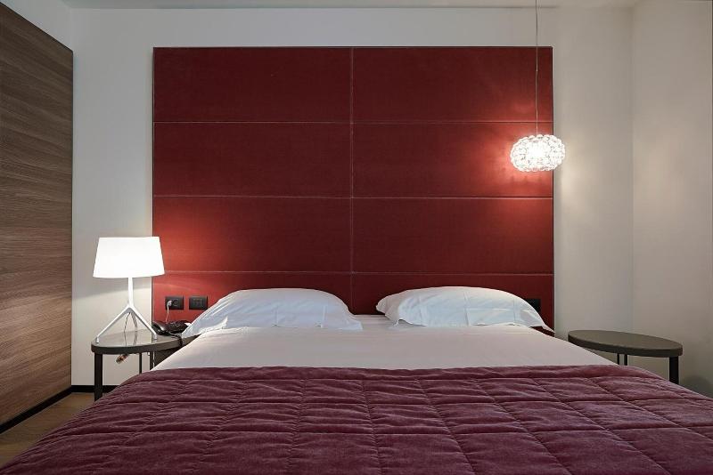 Link124 Hotel - Oda