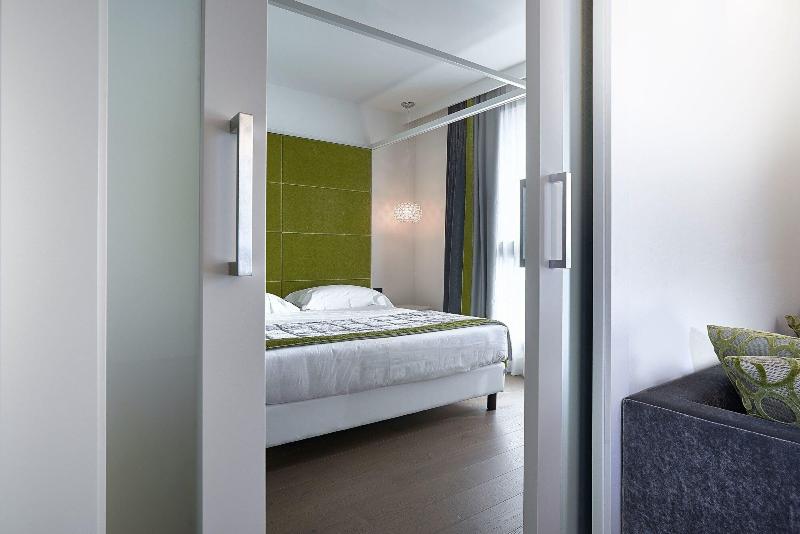 Link124 Hotel - Oda