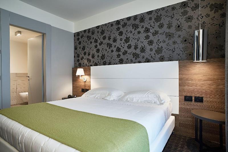 Link124 Hotel - Oda