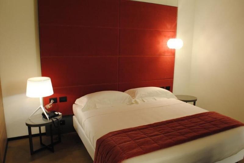 Link124 Hotel - Oda