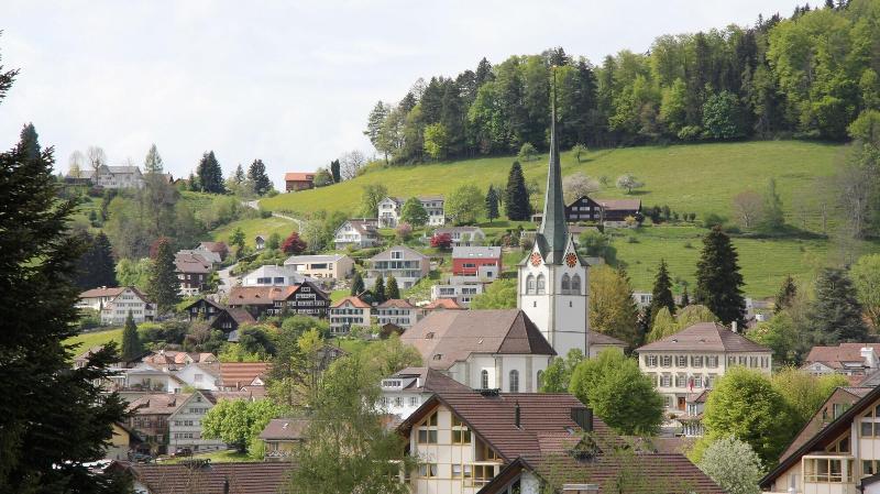 Hotel und Spezialitätenrestaurant zur Linde - Genel