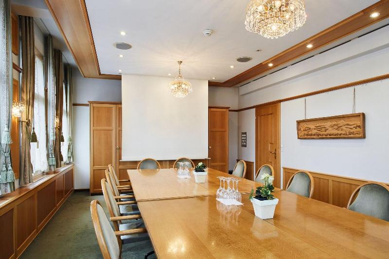 Hotel und Spezialitätenrestaurant zur Linde - Restoran