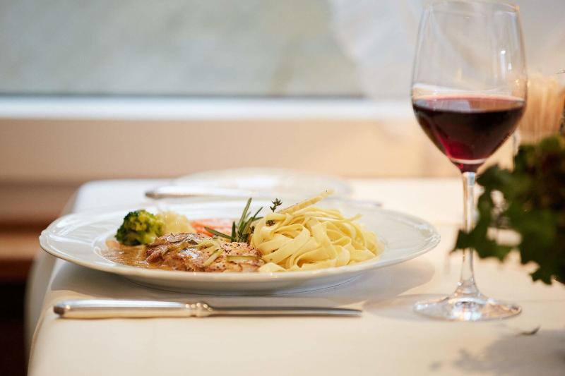 Hotel und Spezialitätenrestaurant zur Linde - Restoran