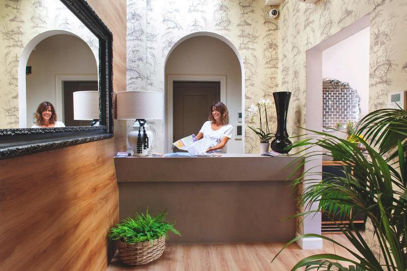 Boutique Hotel Hugo - Lobi