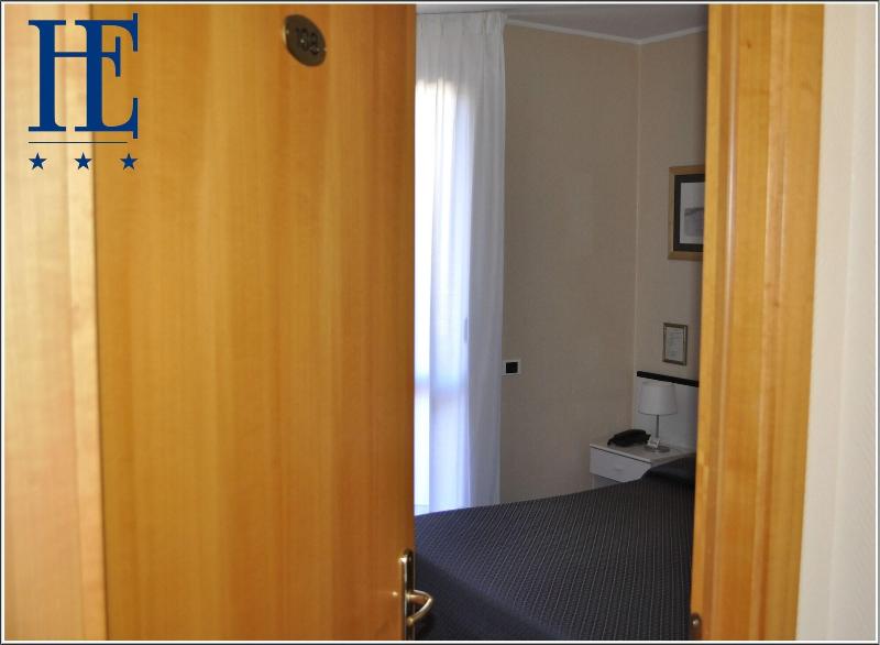 Hotel Est - Oda