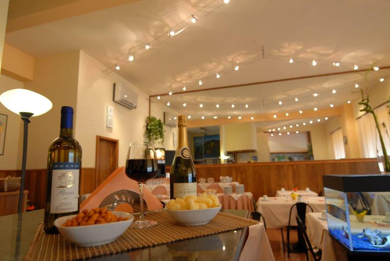 Hotel Est - Restoran