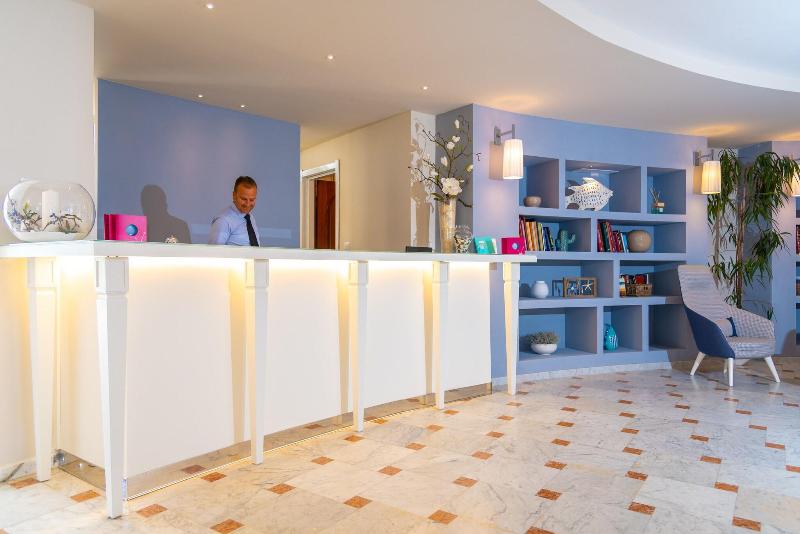 Hotel Plaza - Lobi
