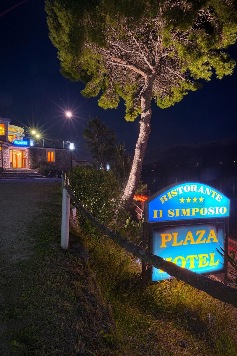 Hotel Plaza - Genel