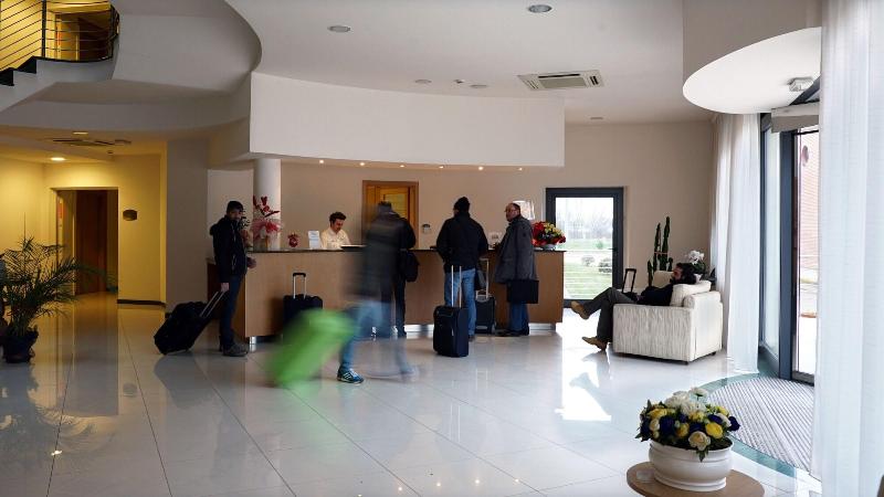 Garden Hotel - Lobi