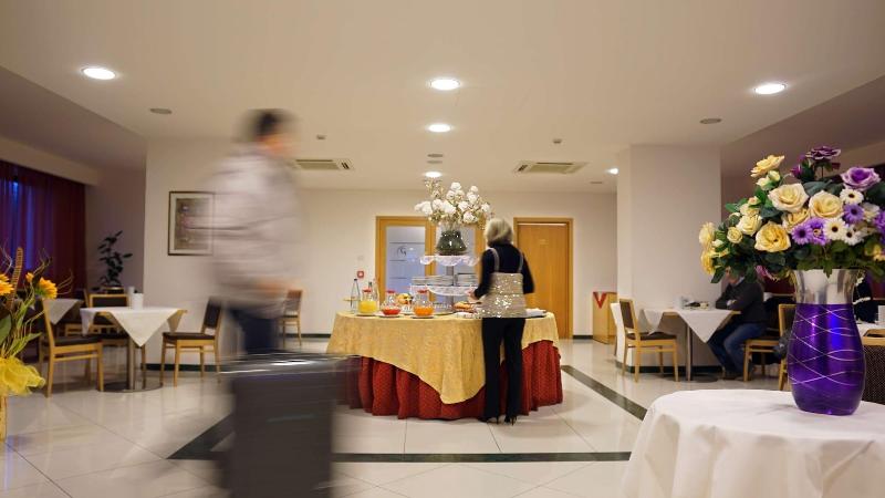 Garden Hotel - Restoran