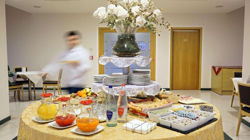 Garden Hotel - Restoran