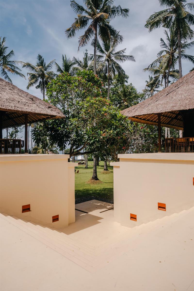 Alila Manggis - Aktivite