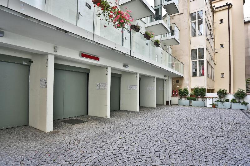 James Hotel & Apartments - Genel