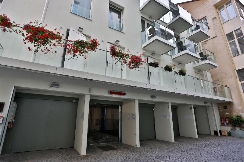 James Hotel & Apartments - Genel