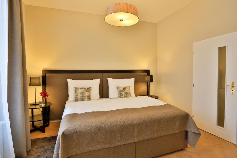 James Hotel & Apartments - Oda